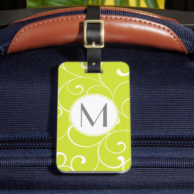Modern Whimsical Curls Lime Green Monogram Gepäckanhänger (Vorderseite Insitu 2)