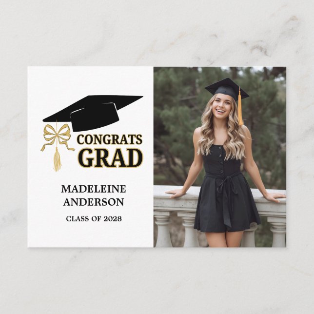 Modern Whimsical Gold Black Graduation Cap Begleitkarte (Vorderseite)