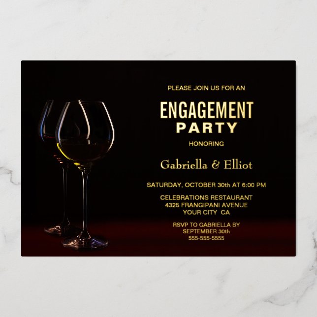 Modern Wine Glass Gold Text Engagement Party Folieneinladung (Vorderseite)