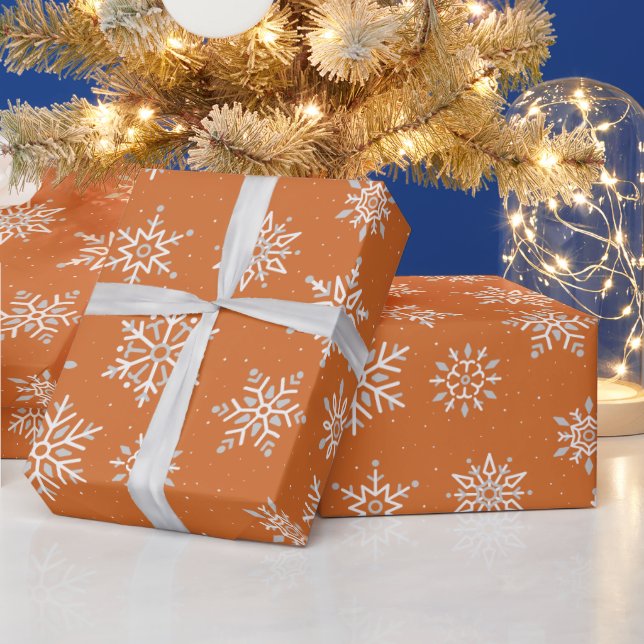 Modern Winter Snowflakes Weihnachten Orange Feiert Geschenkpapier (Feiertage)
