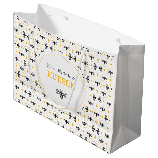 Modern Yellow Bee Honeycomb Kinder Sommer Geburtst Große Geschenktüte (Vorderseite Schrägansicht)