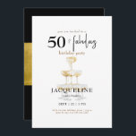 Moderne 50 & fabelhafte Champagner Geburtstagspart Einladung<br><div class="desc">Black and Gold 50 & fabelhafte Geburtstagsparty Einladung. Modern. Champagner. Gold und schwarz hinten.</div>
