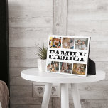 Moderne 6-Foto-FotoCollage Fotoplatte<br><div class="desc">Die Kunstplakette für Foto-Collage,  die mit 6 Fotos personalisiert werden kann,  fügt Ihrem Desktop ein modernes Zuhause-Dekorationsstück hinzu. Personalisieren mit Familiennamen. Mit dieser Collage-Plakette aus dem Foto der Moderne drücken Sie die Liebe für Ihre Familie. Ein perfektes Geschenk für Muttertag,  Vatertag und Geburtstag.</div>