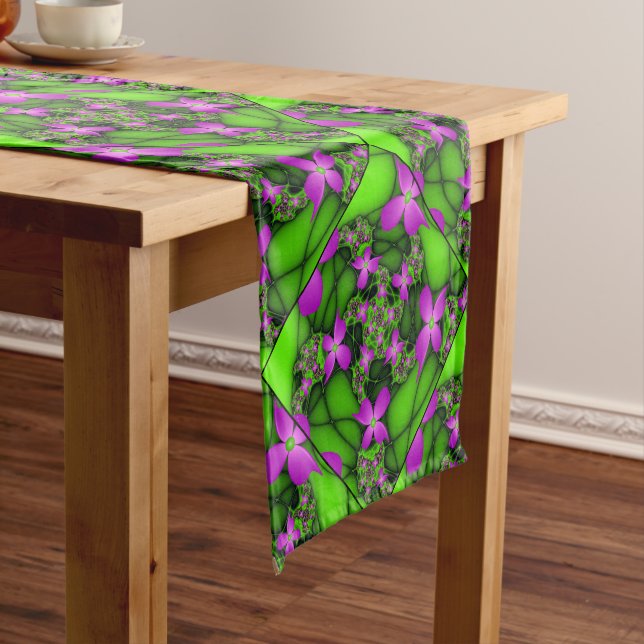 Moderne Abstrakte Neon Pink Green Fraktal Blume Kurzer Tischläufer (Beispiel)