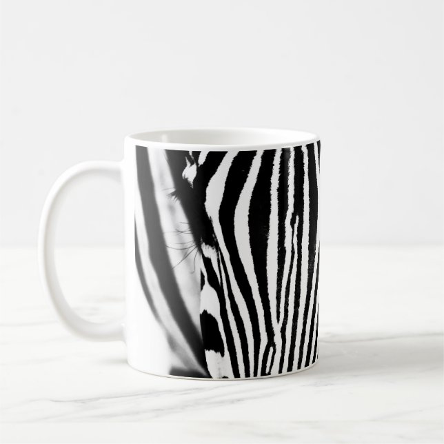 Moderne abstrakte Zebra-Streifen in Schwarz/Weiß Kaffeetasse (Links)