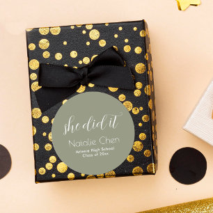 Moderne altersgrüne Elegante Schriftart Graduate Runder Aufkleber