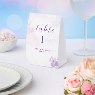 Moderne Amethyst-Wasserfarben-Hochzeitsdusche mit Tischaufsteller