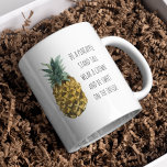 Moderne Ananas mit Aquarellfarbe & positives Zitat Zweifarbige Tasse<br><div class="desc">Moderne Ananas mit Aquarellfarbe & positives Zitat</div>