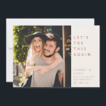 Moderne Änderung des Datums Save The Date<br><div class="desc">Eine einfache Änderung des Datums / der Save the Date Karte bietet modernes Typografie-Design und ist ideal für Ihre verspätete Hochzeit.</div>