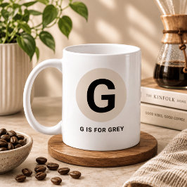 Moderne Anfangs-Tasse – „G steht für [Name]“-Desig Kaffeetasse