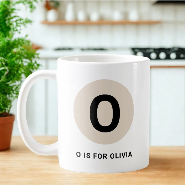Moderne Anfangs-Tasse – „O steht für [Name]“-Desig Kaffeetasse (Von Creator hochgeladen)