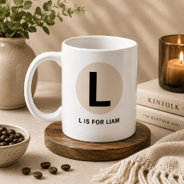 Moderne Anfangsbuchstabe-Tasse – „L ist für [Name] Kaffeetasse