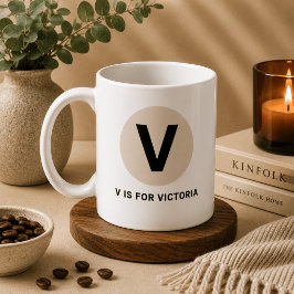 Moderne Anfangsbuchstabe-Tasse – „V steht für [Nam Kaffeetasse