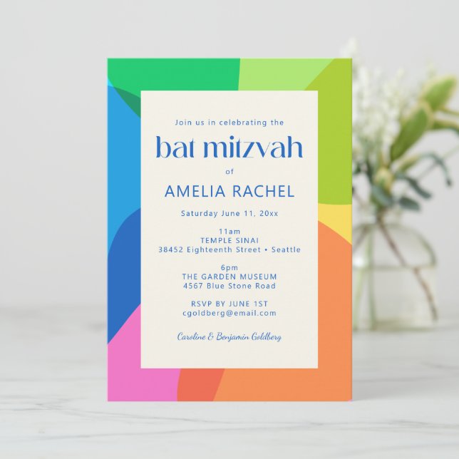 Moderne ästhetische Bat Mitzwa Farbige Geometrie Einladung (Stehend Vorderseite)
