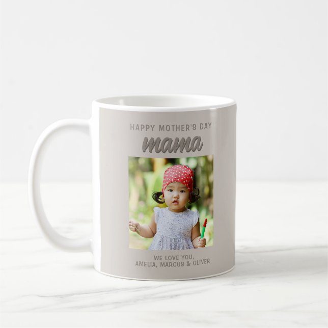 Moderne Beige Mama Kinder Foto Muttertag Kaffeetasse (Links)