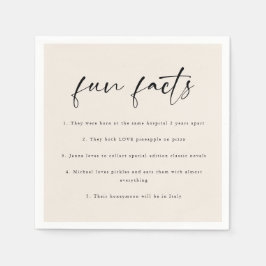 Moderne Beige Script 'Fun Facts' Hochzeit Serviette