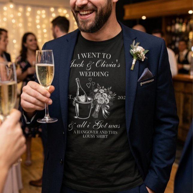 Moderne benutzerdefinierte einfache Hochzeitspaar  T-Shirt (Modern wedding couple name groomsman t-shirt )