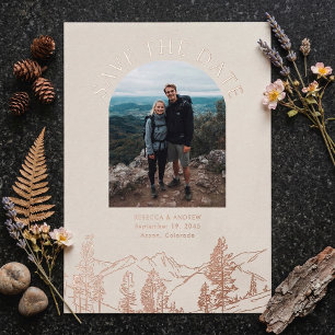 Moderne Berg-Outdoor-Hochzeit - Rettet das Datum Folieneinladung