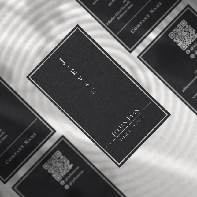 Moderne Berufliche Minimal Typografie Schwarz Visitenkarte (Von Creator hochgeladen)