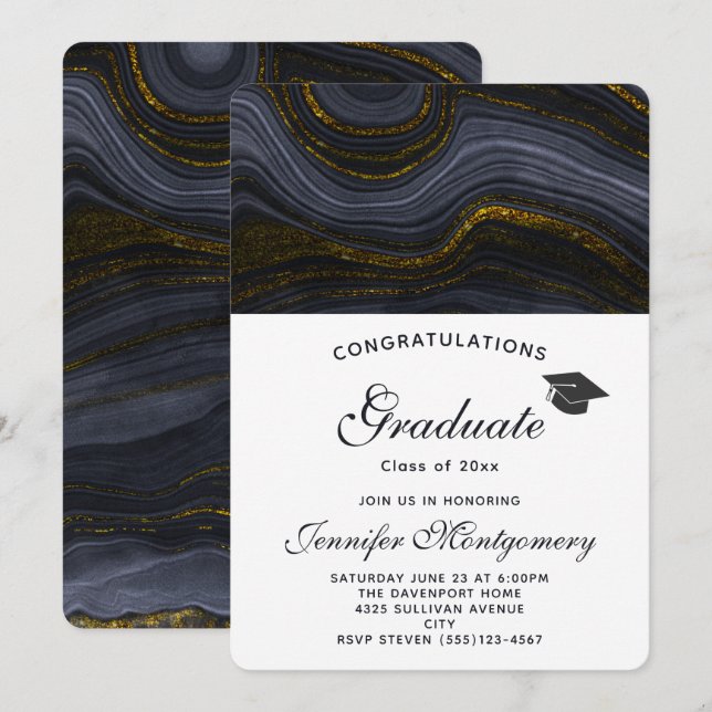 Moderne Black and Gold Agate & Graduation Cap Einladung (Vorne/Hinten)