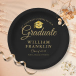 Moderne Black and Gold Graduation Party Pappteller<br><div class="desc">Eine elegante Graduierungsparty mit schwarz-goldener Papiertafel,  auf der Ihre Noten Details Set in schicker Typografie zeigen. Entwickelt von Thisisnotme©</div>