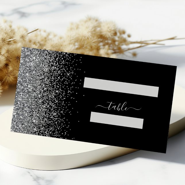 Moderne Black Silver Glitzer Edge Wedding Platzkarte (Von Creator hochgeladen)