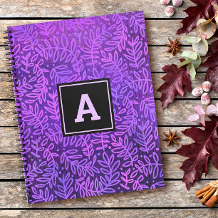 Moderne Blätter aus Monogramm, lila Notizbuch