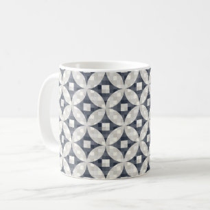 Moderne blau-graue und beige_checks im Mittelstil Kaffeetasse