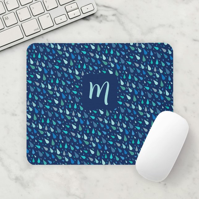 Moderne blaue Regentropfen Mousepad (Modern blue water drops rainfall mouse pad with custom monogram or initial)