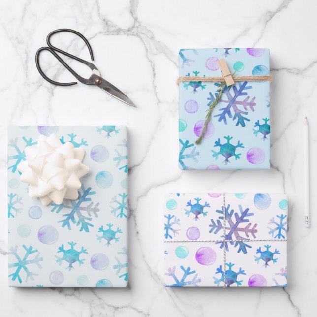 Moderne blaue und Lila Schneeflocken Weihnachten Geschenkpapier Set (Vorderseite)