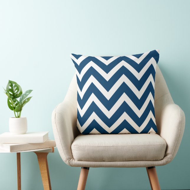 Moderne, blaue und weiße Zickzack Streifen Kissen (Stuhl )