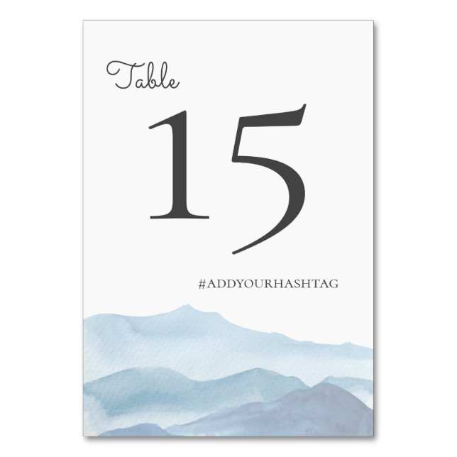 Moderne blaue Wasserfarbe mit Hashtag Tischnummer (Vorderseite)