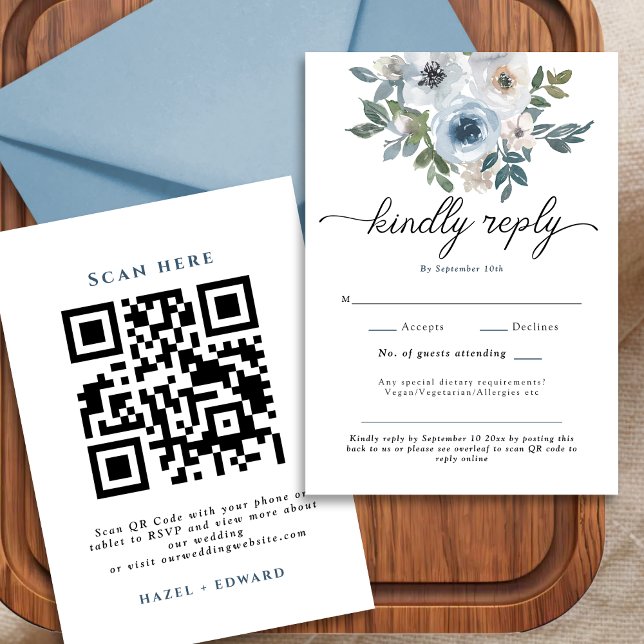 Moderne Blue Floral QR Code Wedding RSVP Card Karte (Modern Dusty Blue Floral QR Code Wedding RSVP Card)