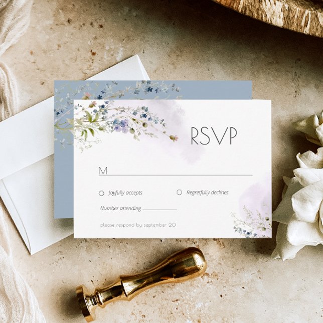 Moderne Blue Floral Wedding RSVP Card (Von Creator hochgeladen)