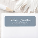 Moderne Blue Wedding Rücksendeadresse<br><div class="desc">Ein einfaches und modernes staubblaues Script-Rücksendelabel für eine Hochzeit</div>