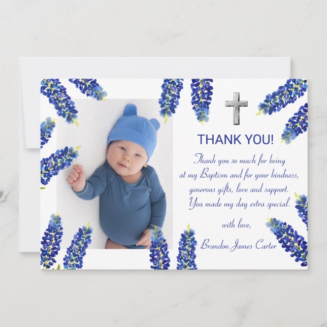 Moderne Bluebonnets Dusty Blue Cross Boy Taufe Dankeskarte (Vorderseite)