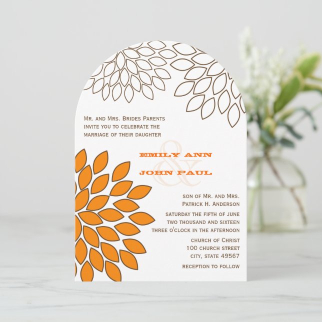 Moderne blumengeschichtliche Hochzeitseinladungen Einladung (Stehend Vorderseite)