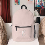 Moderne Blush Pink Stilvolle Monogram Typografie Bedruckter Rucksack<br><div class="desc">Ein sanft feminines Rucksack-Design mit einem stilvollen Layout Ihres Namens und Monogramms mit klassischen Serifen und einer verzierteren Schriftzypografie in ausgewogener Symmetrie. Die drei Elemente verschmelzen mit einer ausgeklügelten Harmonie und kreieren Ihr eigenes Markenlogo. Hier sehen Sie einen rot-rosa Hintergrund mit Monogrammelementen in weiß und grau. Dieser Artikel ist ein...</div>