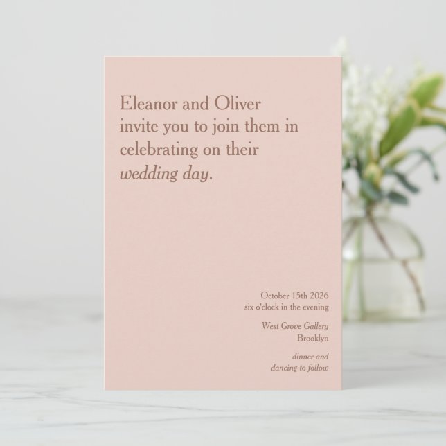 Moderne Blush Terracotta Typografie Stilvolle Hoch Einladung (Stehend Vorderseite)