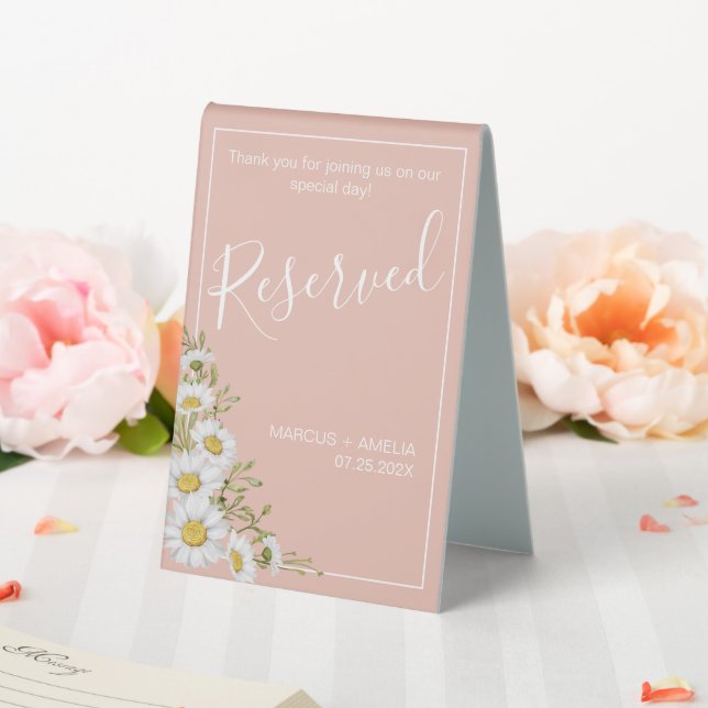 Moderne Blush & White Daisies Hochzeit vorbehalten Tischaufsteller (In Situ (Hochzeit))