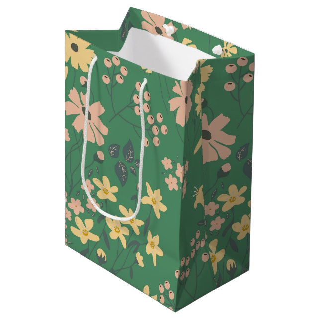 Moderne Boho-Grün-Blumenmuster Mittlere Geschenktüte (Vorderseite Schrägansicht)