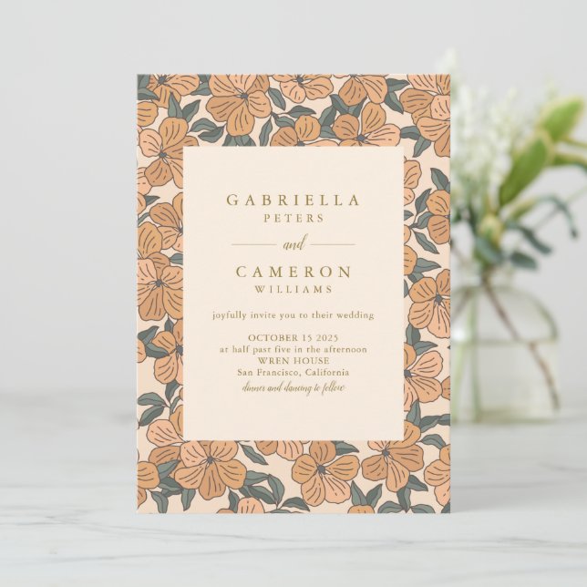 Moderne Boho Neutrals Floral Garden Hochzeit Einladung (Stehend Vorderseite)