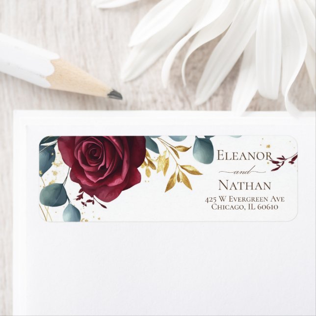 Moderne bordeauxfarbene Rose Frühjahrssonne (Insitu)