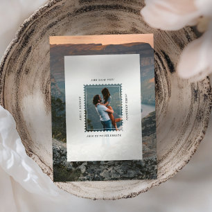 Moderne Briefmarke Sie Hat Ja Engagement-Einladung Einladung