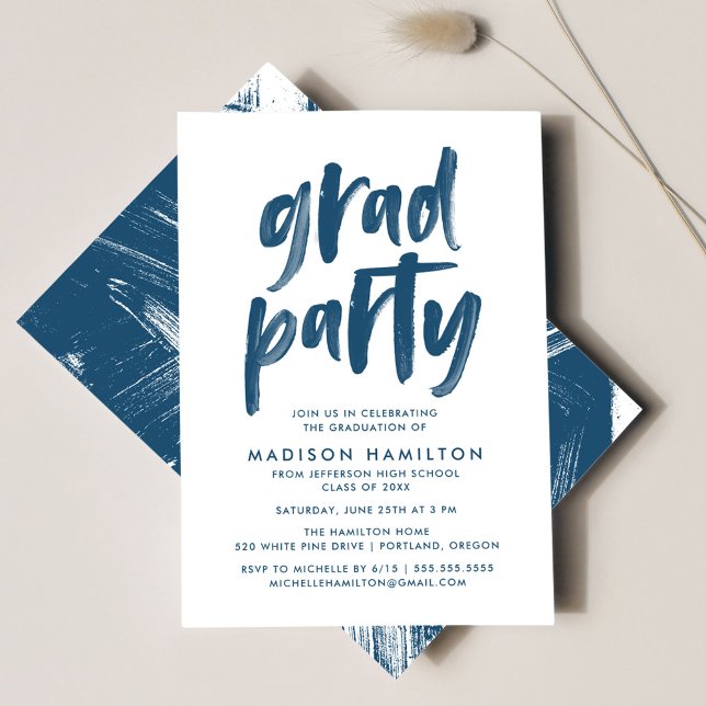 Moderne Brush Script Navy Graduation Party Einladung (Von Creator hochgeladen)