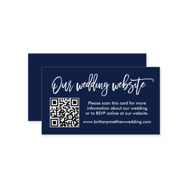 Moderne Brush Script Wedding Website QR Blue Begleitkarte (Vorderseite/Rückseite Beispiel)