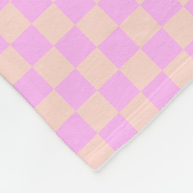Moderne Bubble-Gum-/Pfirsich-Schachbrettmuster Fleecedecke (Ecke)