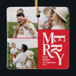 Moderne, bunte rote Typografie mit mehreren Fotos Keramikornament<br><div class="desc">Farbenfrohe Vintage grafische Typografie fröhlich Chritsmas Multi-Foto Urlaubssornament Design. Teil einer kühnen Ferienkollektion.</div>