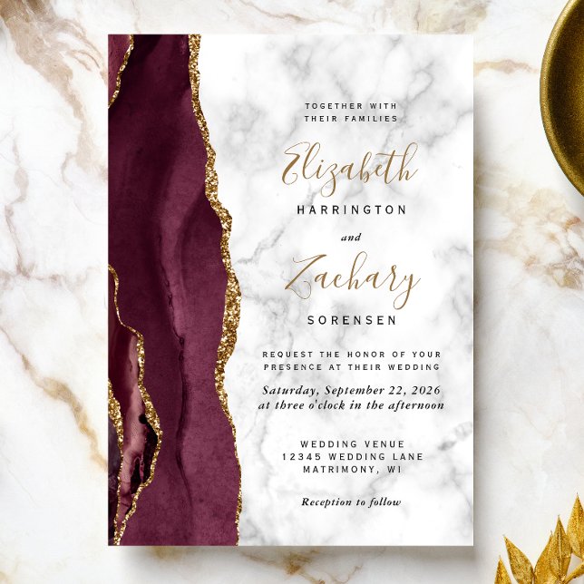 Moderne Burgundy Gold Agate Marble Wedding Einladung (A perfect choice for a burgundy and gold themed wedding.)