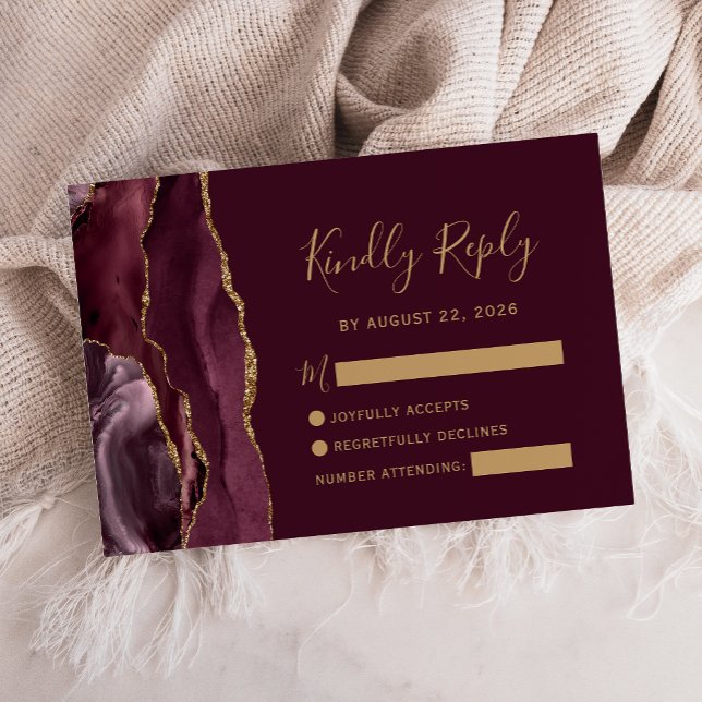 Moderne Burgundy Gold Agate Wedding RSVP Card (Von Creator hochgeladen)